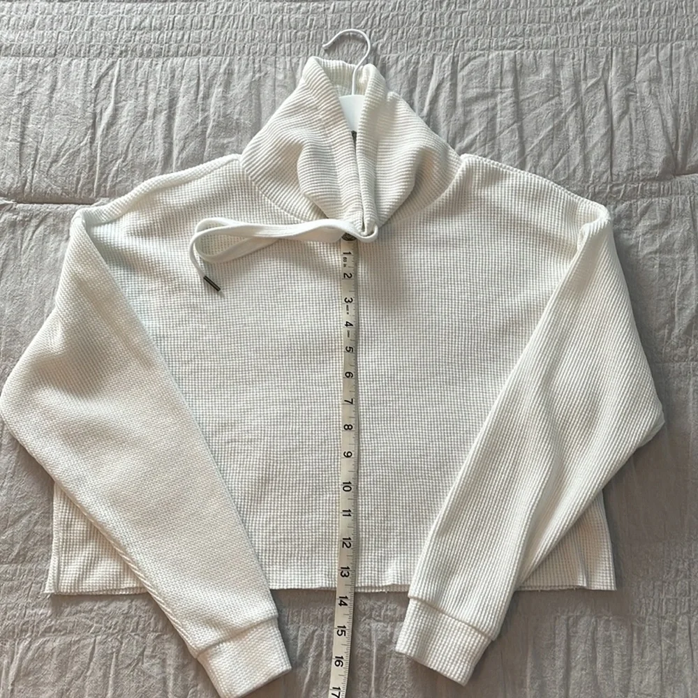 Forever 21 Women's Long Sleeve Cropped Cowneck Shirt - Picture 8 of 9